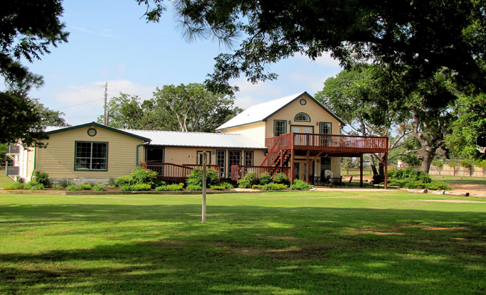 Willow Point Resort: 5-Bedroom Vacation Home